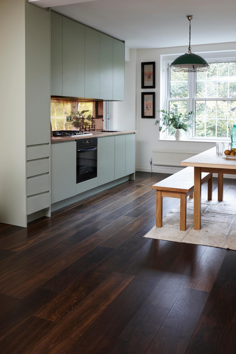 Moseeg Boulevard - Plankegulv